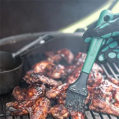 Big Green Egg Döküm Demir Sos Tenceresi ve Fırçası - Big Green Egg (1)