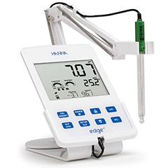 Hanna HI 2002-02 Tabletop pH Meter - 1