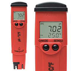 Hanna HI 98128 Digital Ph and Temperature Meter - 1