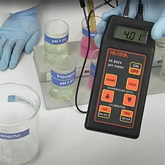 Hanna HI8424 External Probe pH, mV, Temperature Meter - 2