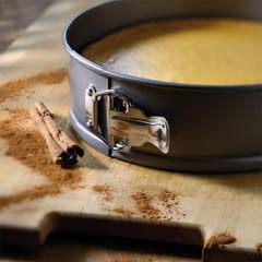 Kitchenaid Springform Clasp Cake Mold 24 cm - 2