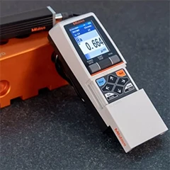 Mitutoyo 178-560-11D Surface Roughness Tester, SURFTEST SJ-210 - 2