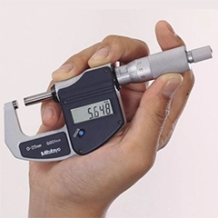 Mitutoyov 293-821-30 Digital Micrometer, 25 mm - 2