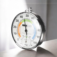 TFA 45.2027 RaumKlima İbreli Askılı Sıcaklık ve Nem Ölçer - TFA (1)