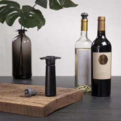 Vacu Vin Wine Vacuum Set, 1 Pump, 4 Wine Stoppers Black - 2